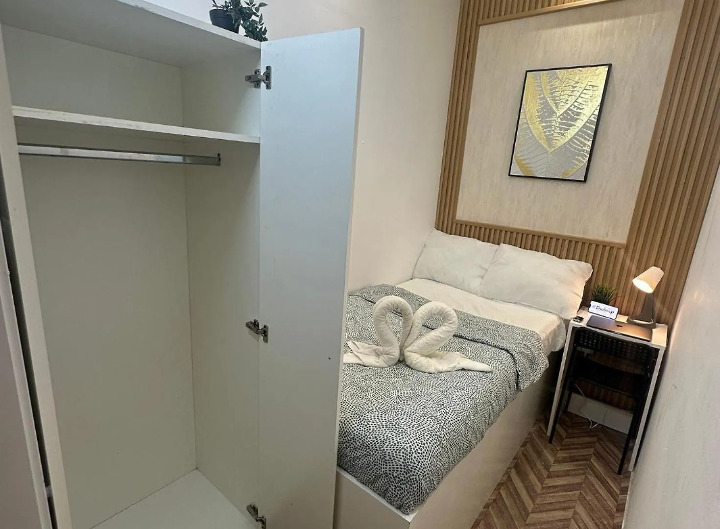 Homestay Quiet Partition Room In Tecom Barsha Heights Dubai