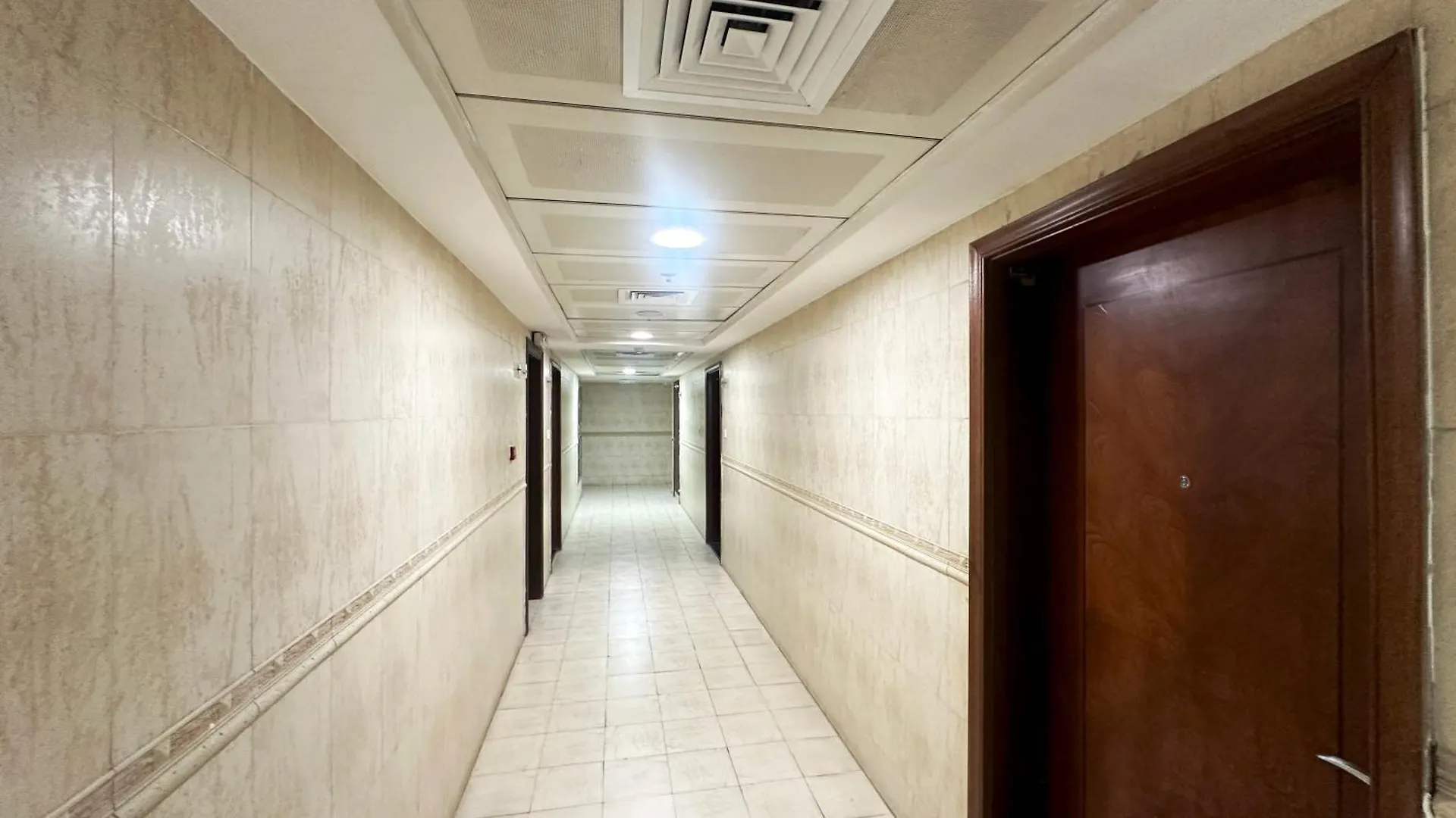 Quiet Partition Room In Tecom Barsha Heights Dubai 0*,